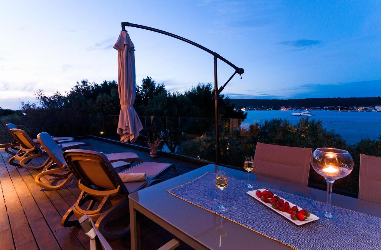 Punta Aqua Lägenhet Sukošan Exteriör bild